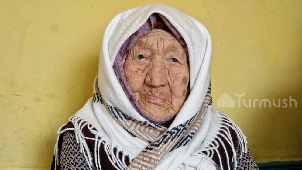 Жиырма бес жастағы транссексуалдар