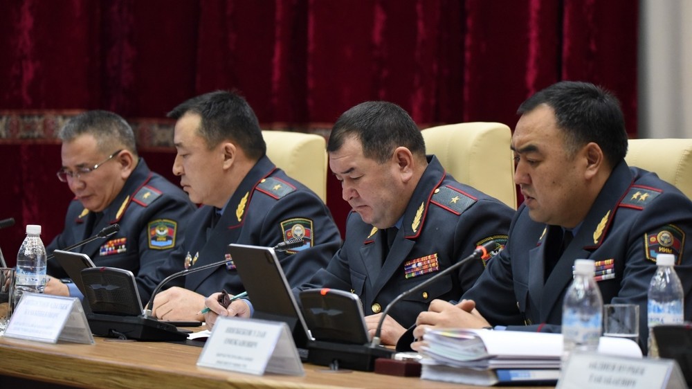 Глава МВД Ниязбеков и его заместители слева направо: Эркебек Аширходжаев, Октябрь Урмамбетов и Адылбек Бийбосунов