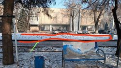 Возле библиотеки Баялинова вместо роз нужно посадить деревья, - горожанин
