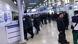 Большая очередь. В «Унаа» второй день не работает программа. Фото горожанина