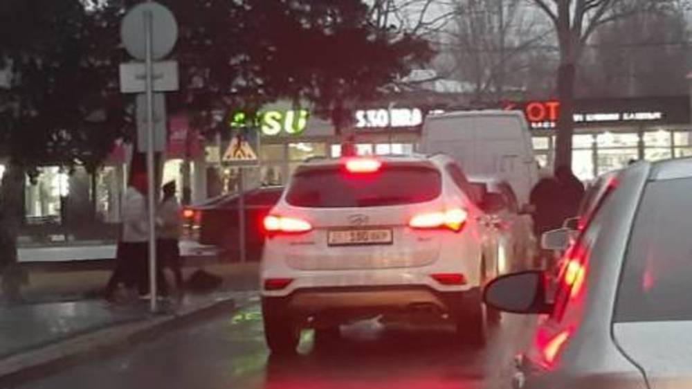 На Чокморова едут по встречке. Видео