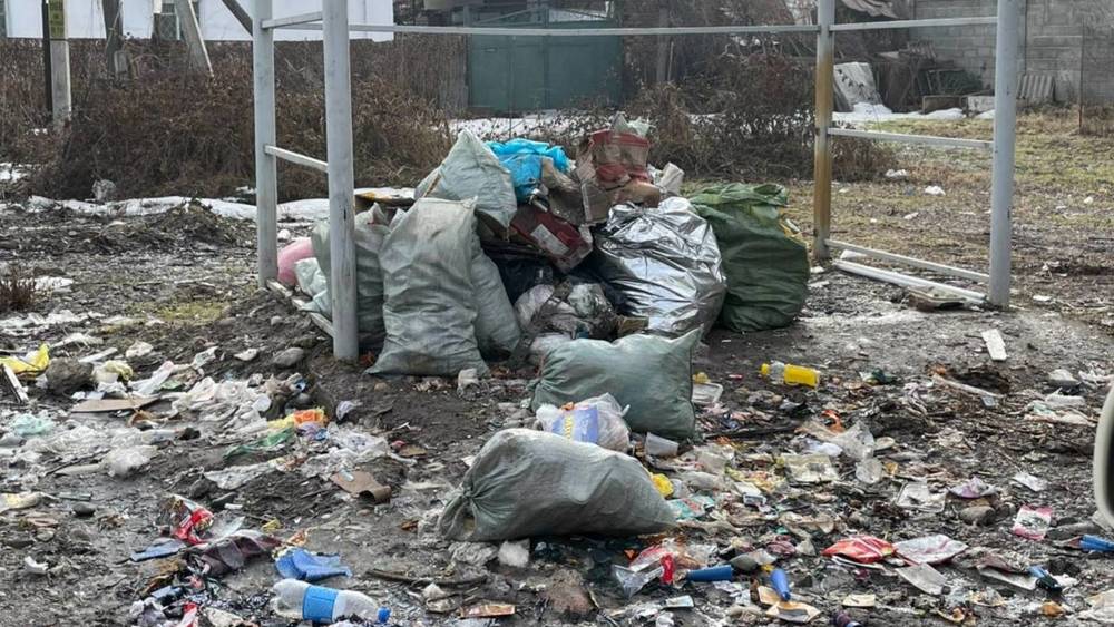 Когда доделают мусорную площадку в Первомайском районе? Фото горожанина
