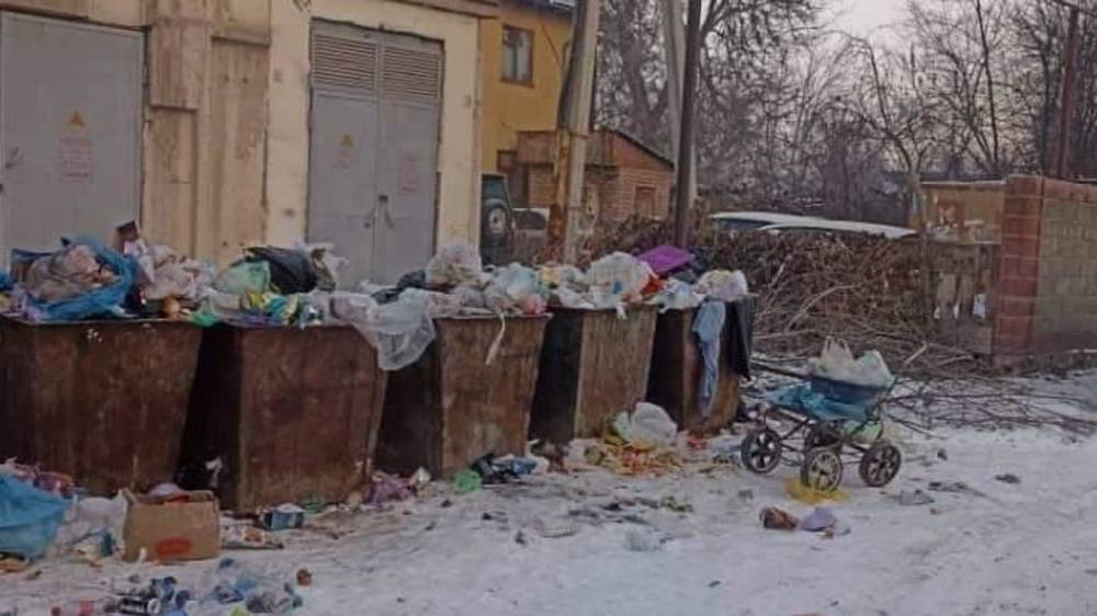 Свалка мусора в Свердловском районе. Фото