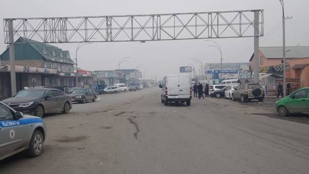 Беспорядочная парковка возле ГорГАИ в Оше ликвидирована. Видео и фото