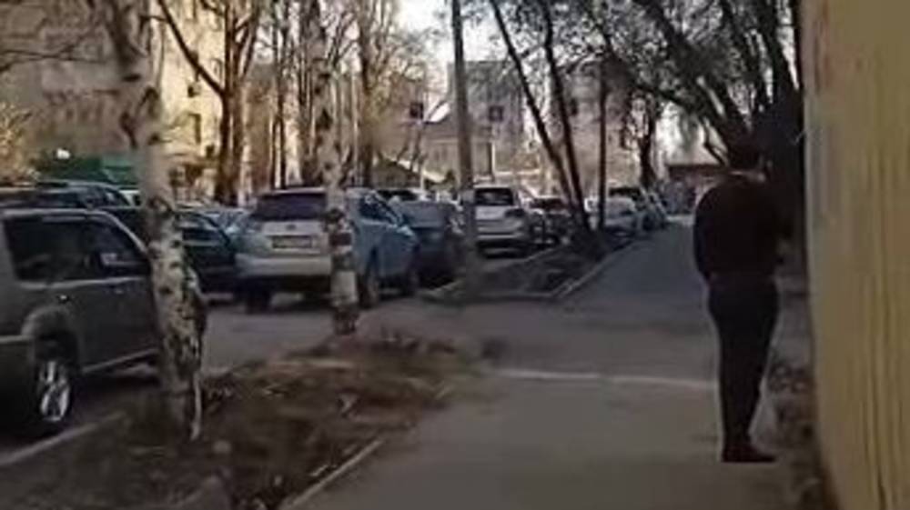 Восточный РЭС убрал оголенный провод на Элебаева. Видео мэрии