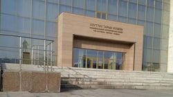 Возле Исторического музея оголенные провода. Фото горожанки