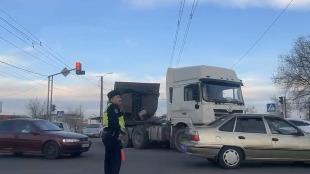 Огромная пробка на улице Анкара