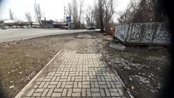 В Аламедине-1 раскопали тротуар и не восстановили. Фото горожанина