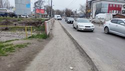 Бутылочное горлышко на Льва Толстого. Когда расширят мост через реку Ала-Арча? Фото горожанина