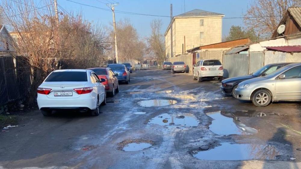 Горожанин просит отремонтировать 75 метров дороги по ул.Сельсоветской. Фото
