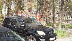 Почему батут на Молодой Гвардии не убирают, несмотря на указание мэрии? Фото горожанина
