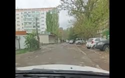 Житель мкр Тунгуч жалуется на плачевное состояние дороги внутри микрорайона
