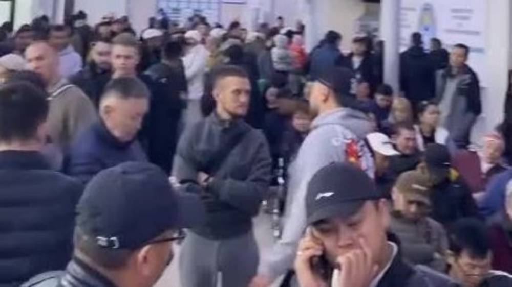Огромная очередь в «Унаа». Видео горожанина
