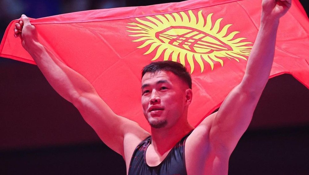 Акжол Махмудов