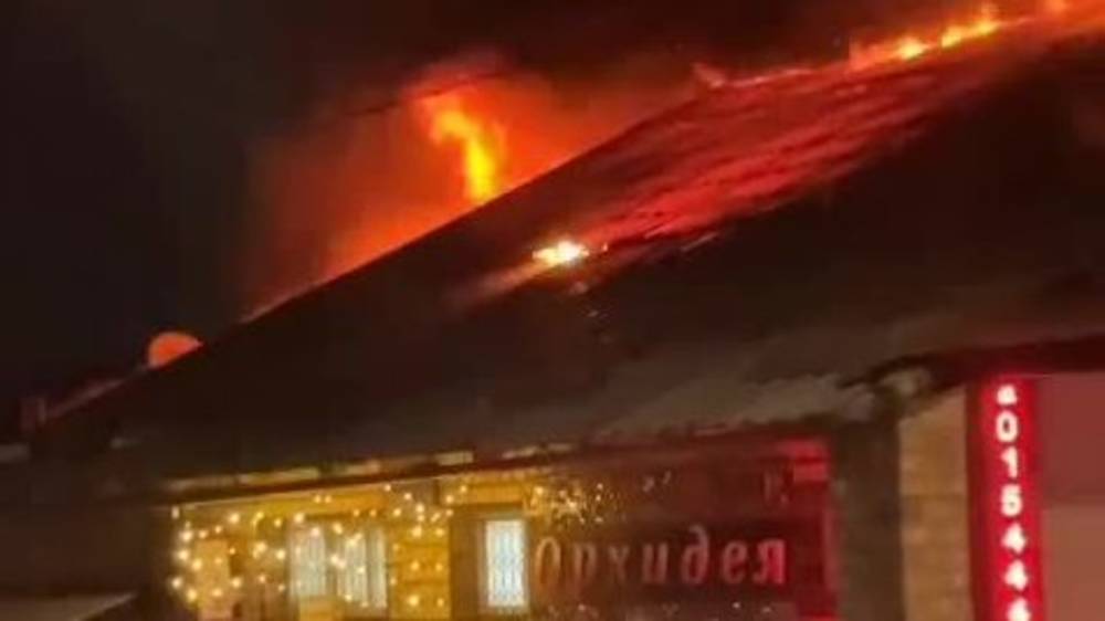 Пожар в салоне красоты «Орхидея» в 6 мкр. Видео