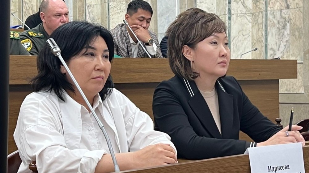 Кульира Кубатова и Джамиля Джаманбаева.