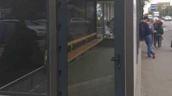 Почему помещение на остановке возле «Азии Молл» закрыто? - горожанин