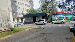 Законно ли на Руставели строят магазины? - горожанин