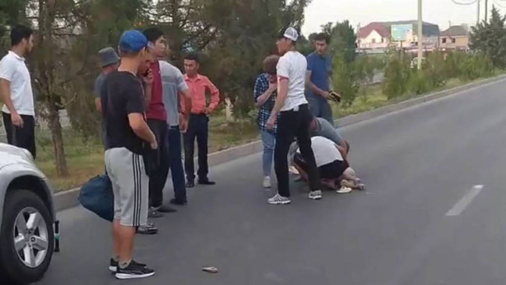 «Тойота» на зебре снесла мальчика на самокате. Видео с регистратора