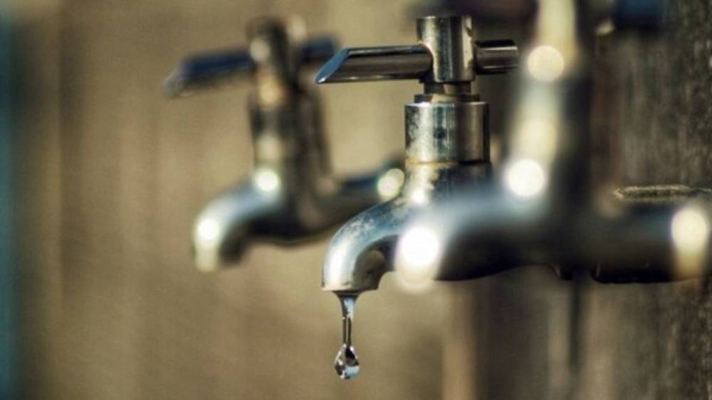 В 12 мкр неделю нет холодной воды, - горожанин