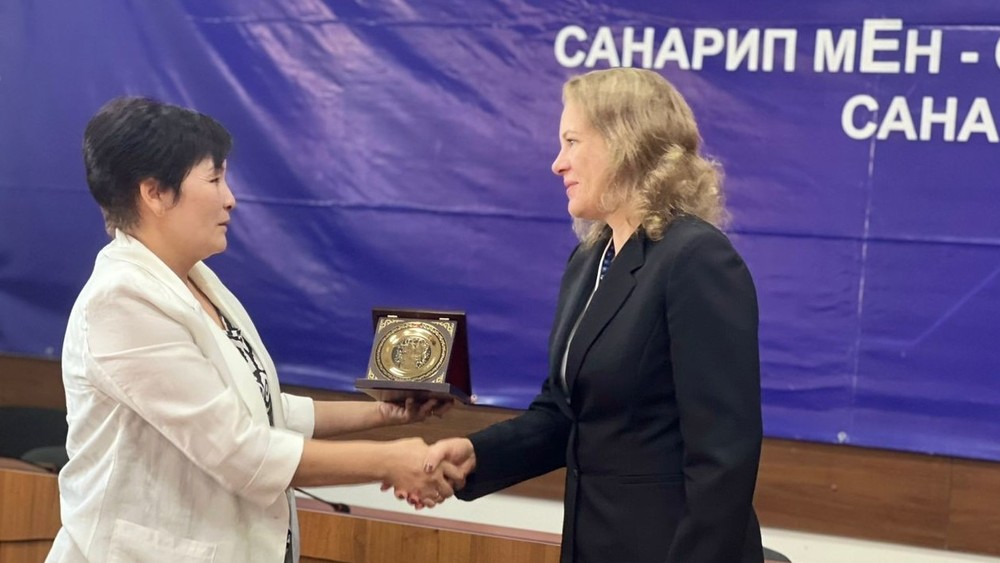 Индира Шаршенова и Сандра Сарджент