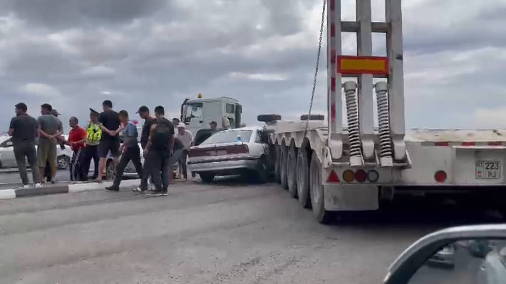 Еще видео ДТП на объездной, где легковушка залетела под фуру