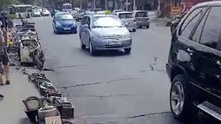 Горожанин просит найти место для блошиного рынка. Видео