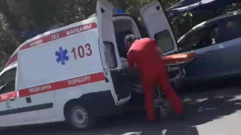 На Жукеева-Пудовкина сбили пешехода. Видео с места ДТП