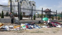 В районе церкви устроили стихийную торговлю, - горожанин