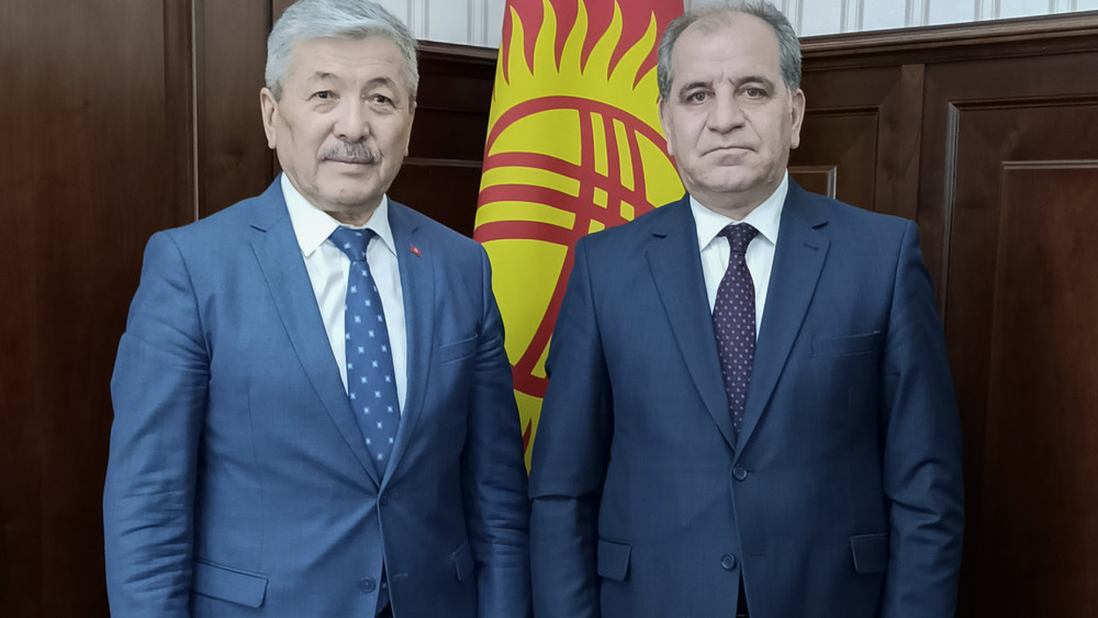 Адылбек Касымалиев и Армен Гевондян