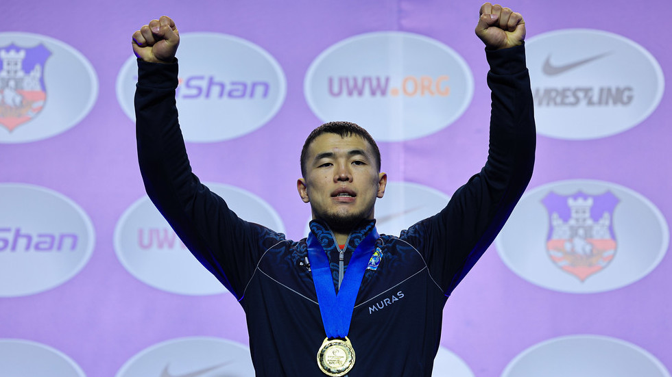 Акжол Мухмудов