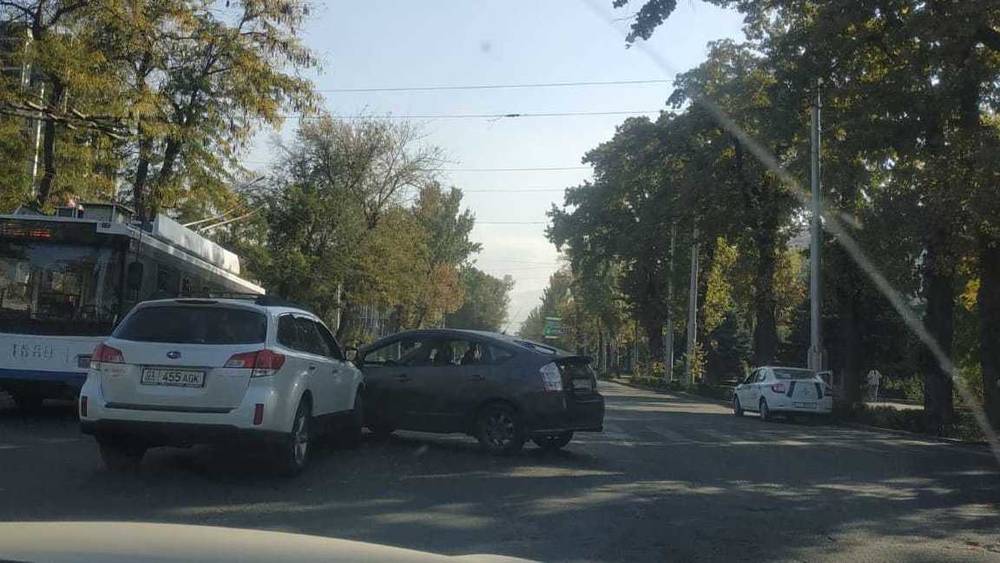 На Абдрахманова-Жумабек произошло ДТП