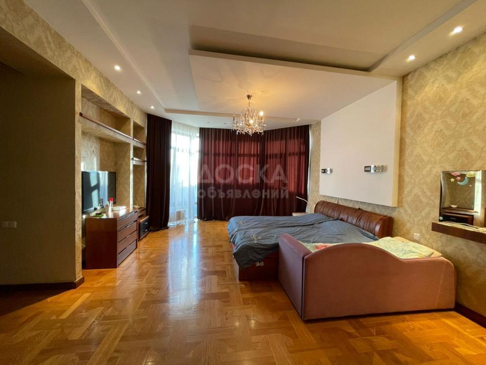 Сдаю дом 6-ком. 300кв. м., этаж-2, 6-сот., стена кирпич, магистраль/мира.