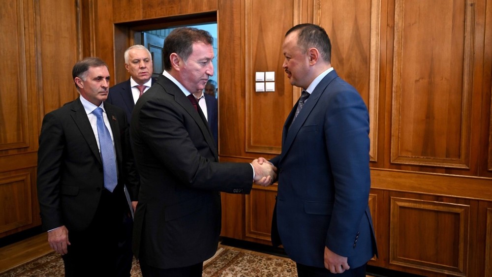 Заур Аскендеров, Улан Примов