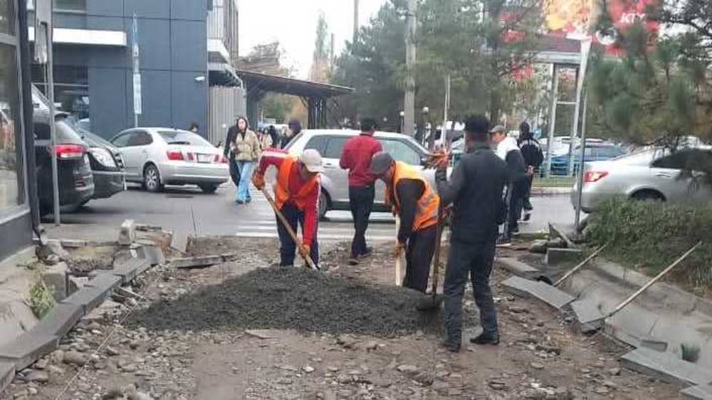 Ремонт тротуара на ул.Юнусалиева закончат до 15 ноября, - «Бишкекасфальтсервис»