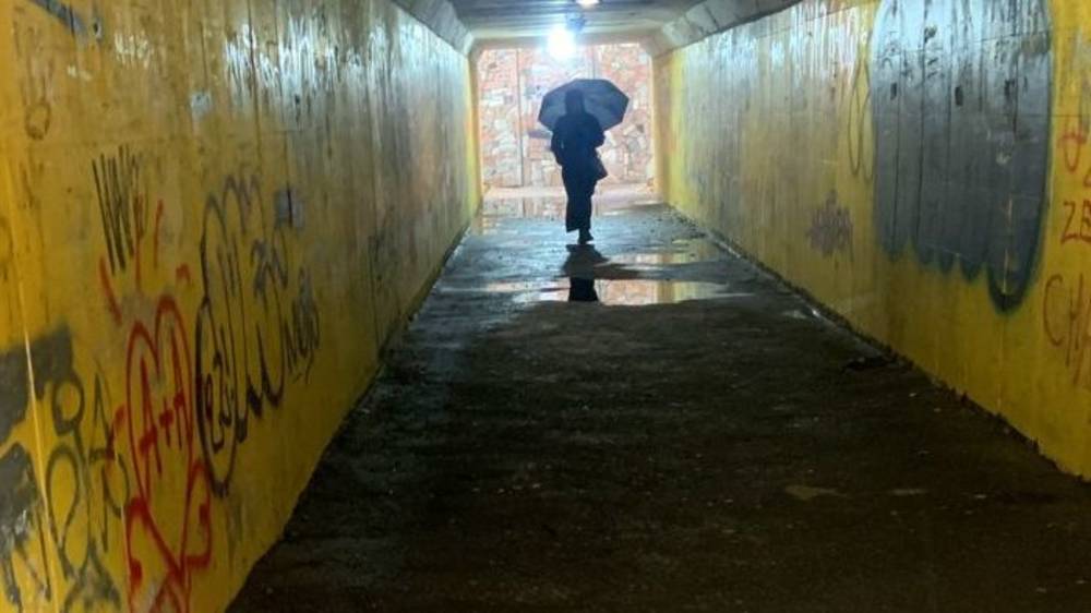 «Бишкекзеленхоз» спецмашиной откачал воду из подземки на Байтик Баатыра, - мэрия