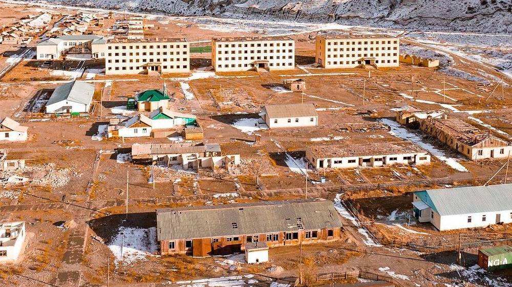 Заброшенный городок Иныльчек с высоты птичьего полета. Фото