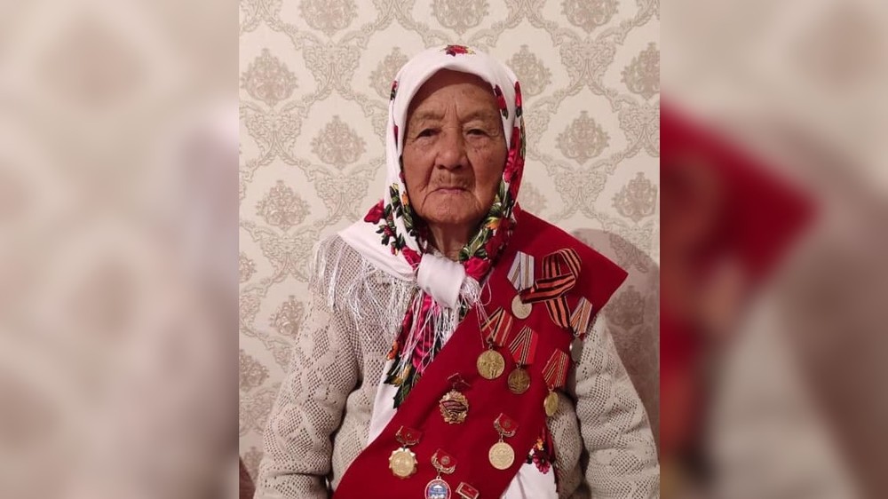 Бүбүш Ажибекова