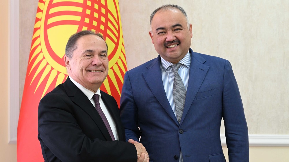 Шандор Дороги, Нурланбек Шакиев