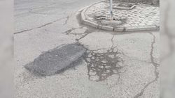 «Одну яму залили, а рядом уже вторая образуется»: Горожанин жалуется на состояние дороги на Шабдан Баатыра—Разина