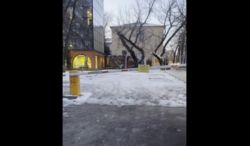 Законно ли установлен шлагбаум возле строительной поликлиники? - горожанин