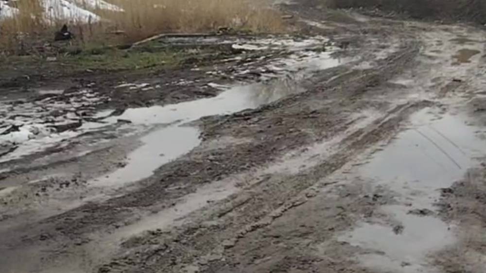 «Ни пройти, ни проехать». Дорога вдоль БЧК в ужасном состоянии. Видео