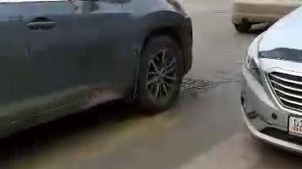 «Хендай» припарковали на «зебре». Видео