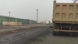 Водитель жалуется на состояние дороги по Льва Толстого. Видео