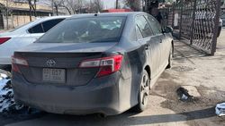«Камри» припарковали, заехав на тротуар. Фото горожанина «Камри» припарковали, заехав на тротуар. Фото горожанина