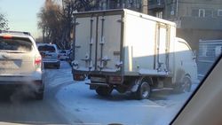 Грузовик с российскими номерами создает затор на ул.Жукеева-Пудовкина, - горожанин