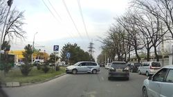 Возле ТЭЦ столкнулись 3 машины. Видео с места аварии