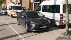 «Тойота» со штрафами более 85 тыс. сомов припаркована на тротуаре по Айтматова. Фото «Тойота» со штрафами более 85 тыс. сомов припаркована на тротуаре по Айтматова. Фото