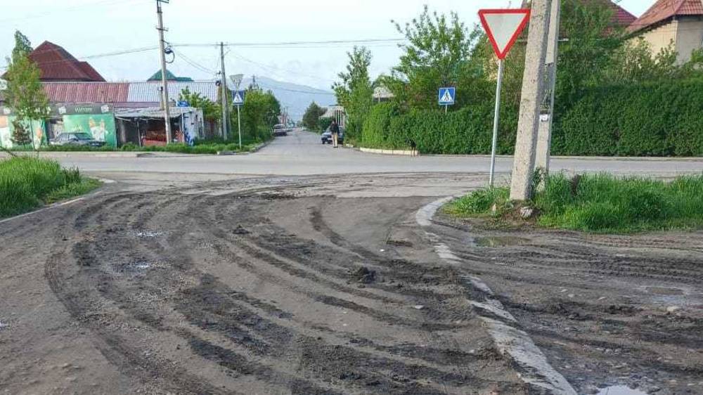 Житель Рухий-Мурас жалуется на грязь. Фото