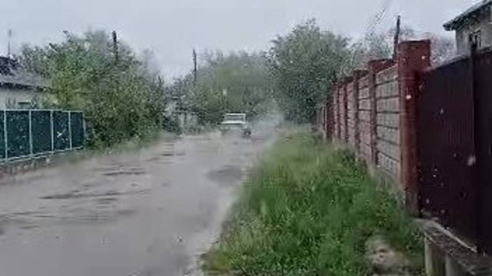 «Как на Новый год». В Таласской области пошел снег. Видео